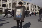 Người dân Iran tưởng niệm Tướng Qasem Soleimani. (Nguồn: Al Jazeera)