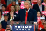 Ứng viên Donald Trump trong cuộc vận động tranh cử ở Springfield, bang Ohio, ngày 27/10. (Nguồn: AFP/TTXVN)