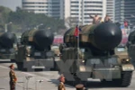 Triều Tiên giới thiệu tên lửa đạn đạo phóng từ tàu ngầm. (Nguồn: AFP/TTXVN)