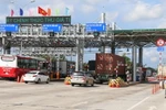 Trạm thu phí Cai Lậy. (Ảnh: Minh Trí/TTXVN)