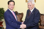 Thủ tướng Nguyễn Tấn Dũng tiếp Bộ trưởng Ngoại giao Philippines Albert Del F.Rosario. (Ảnh: Thống Nhất/TTXVN)