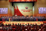 Ban Chấp hành Trung ương Đảng khóa XIII ra mắt Đại hội. (Ảnh: TTXVN)