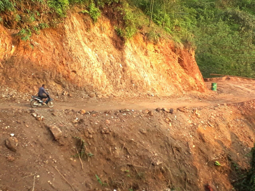 Đường lên dự án chăn nuôi lợn rừng của Công ty Trách nhiệm hữu hạn Một thành viên Tam Phú. (Ảnh: TTXVN)
