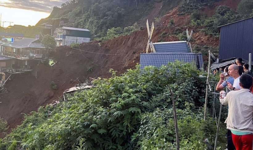 Hiện trường vụ sạt lở ở Sơn La. (Ảnh: TTXVN phát)