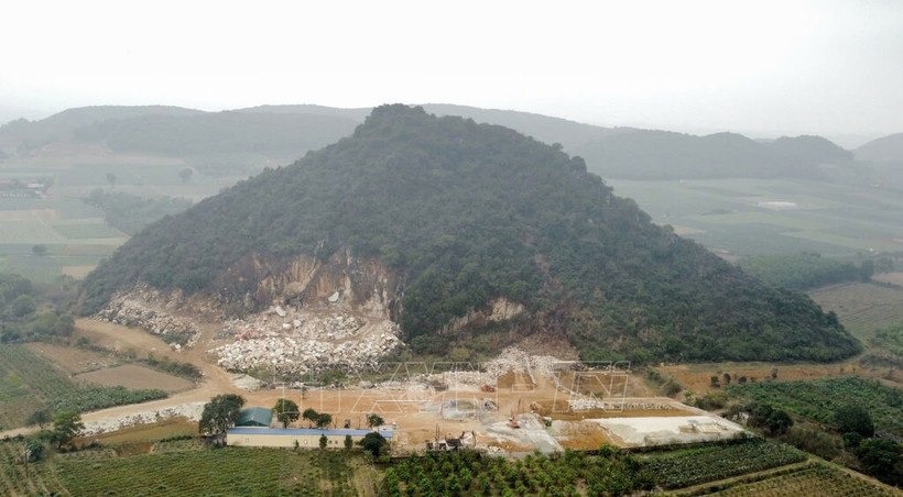 Toàn cảnh khu vực núi Đụn (xã Hà Long, huyện Hà Trung). (Ảnh: Hoa Mai/TTXVN)