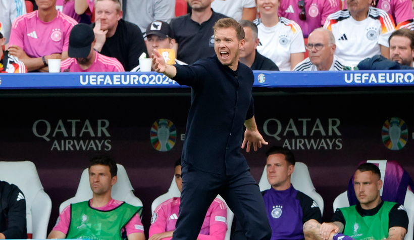 Huấn luyện viên đội tuyển Đức Julian Nagelsmann chỉ đạo các học trò trong trận đấu với Hungary. (Ảnh: THX/TTXVN)