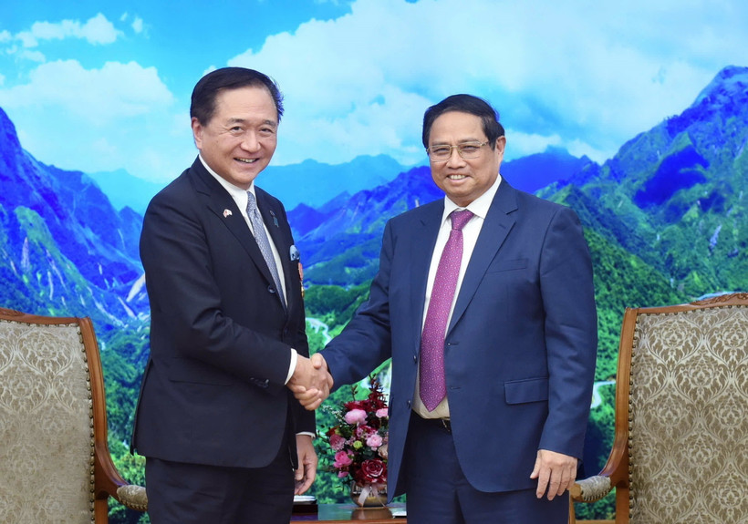 Thủ tướng Phạm Minh Chính tiếp ông Kuroiwa Yuji, Thống đốc tỉnh Kanagawa, Nhật Bản. (Ảnh: Dương Giang/TTXVN)