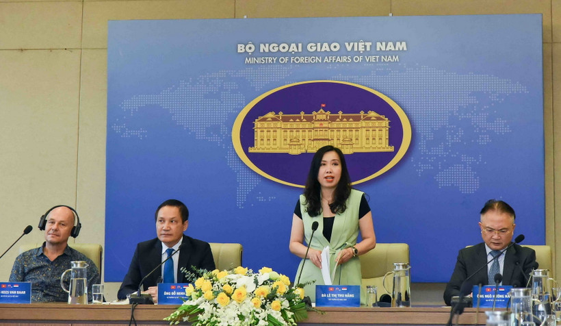 Thứ trưởng Bộ Ngoại giao Lê Thị Thu Hằng phát biểu. (Ảnh: TTXVN)