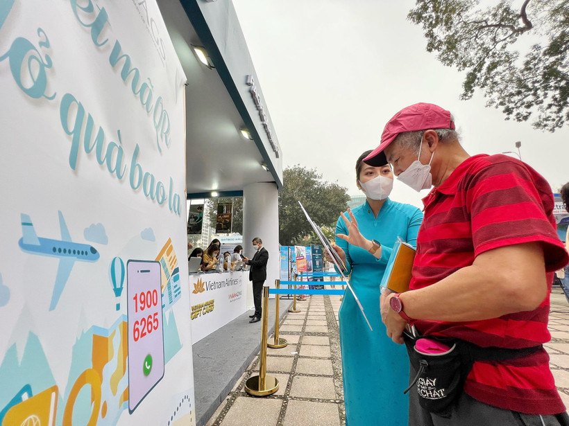 Du khách có cơ hội nhận hàng ngàn quà tặng khi đến VITM Hà Nội 2022. (Ảnh: Mai Mai/Vietnam+)