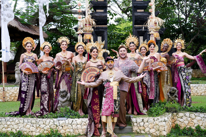 Lê Hoàng Phương cùng top 10 tại Bali. (Ảnh: CTV/Vietnam+)