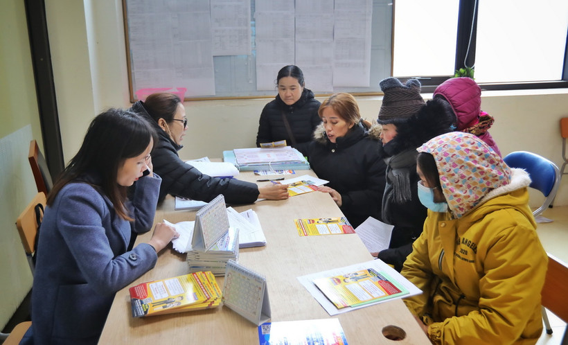 Tư vấn cho người lao động tìm việc theo đúng nhu cầu. (Ảnh: Danh Lam/TTXVN)