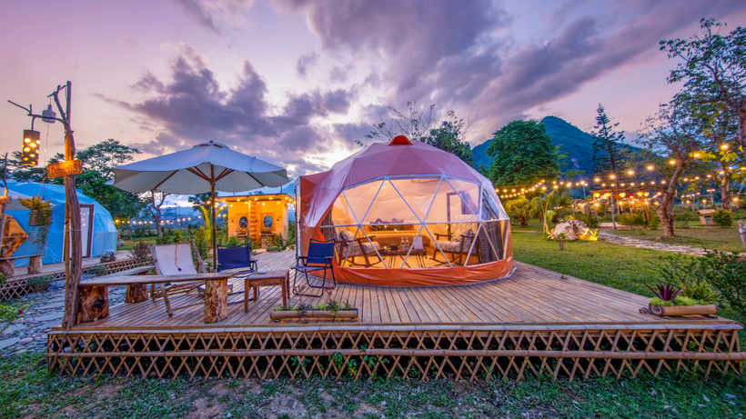 Khách sạn Mai Châu Lodge mang đến trải nghiệm mới với khu lều trại cao cấp Luxury Glamping. (Ảnh: TMG)