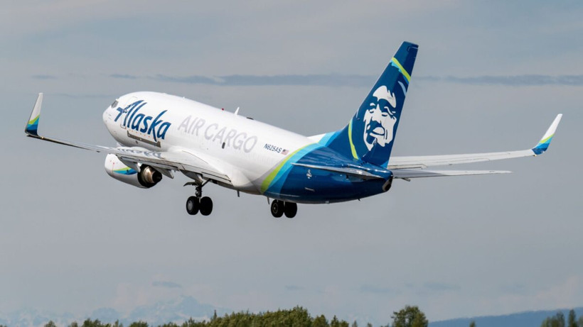 Alaska sẽ trả 18 USD tiền mặt cho mỗi cổ phiếu của Hawaiian. (Nguồn: Alaska Airlines)