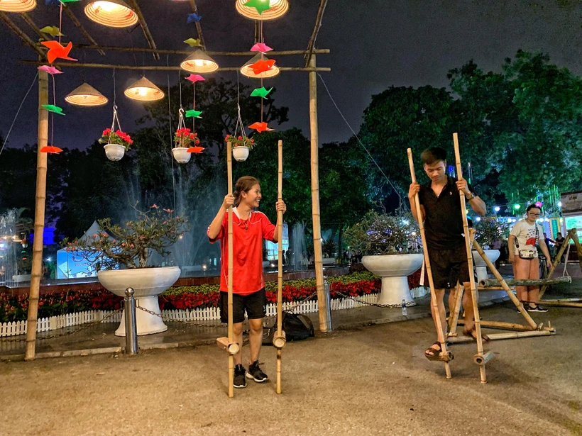 Hà Nội về đêm khi dịch bệnh chưa bùng phát. (Ảnh: Mai Mai/Vietnam+)