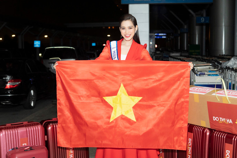 Đỗ Thị Hà chính thức lên đường đến Miss World 2021. (Ảnh: CTV/Vietnam+)