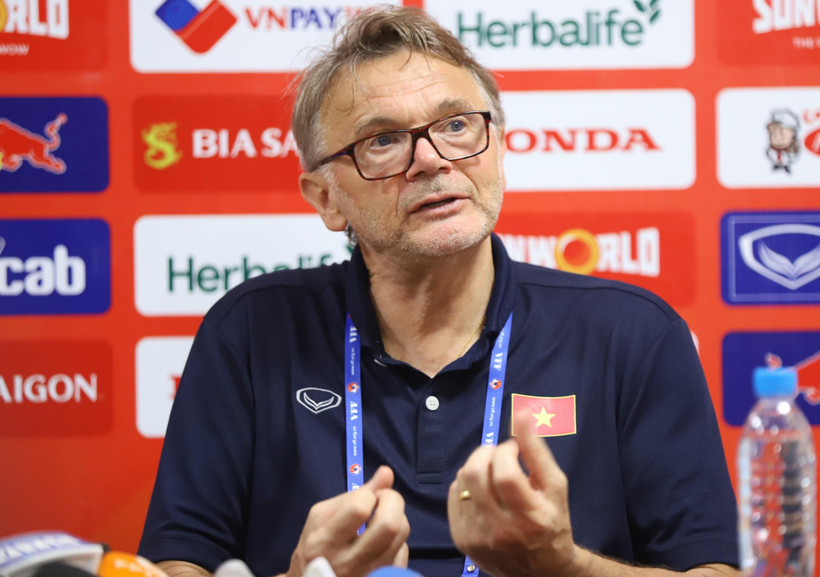 Huấn luyện viên Philippe Troussier cho rằng những cầu thủ như Công Phượng và Văn Toàn cần tích lũy thêm nhiều thời gian thi đấu ở cấp câu lạc bộ. (Ảnh: Hoài Nam/Vietnam+)
