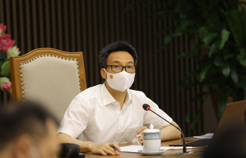 Phó Thủ tướng Vũ Đức Đam chủ trì cuộc họp. (Ảnh: Nguyễn Điệp/TTXVN)