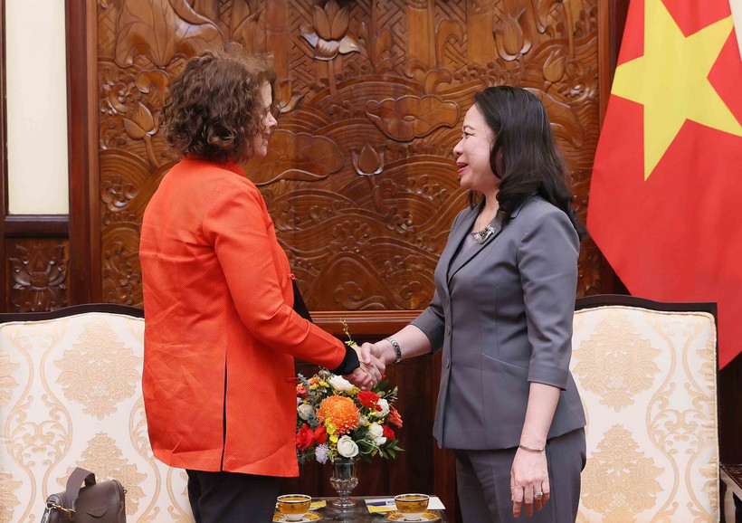 Quyền Chủ tịch nước Võ Thị Ánh Xuân tiếp Giám đốc Quốc gia Ngân hàng Thế giới tại Việt Nam Carolyn Turk. (Ảnh: An Đăng/TTXVN)