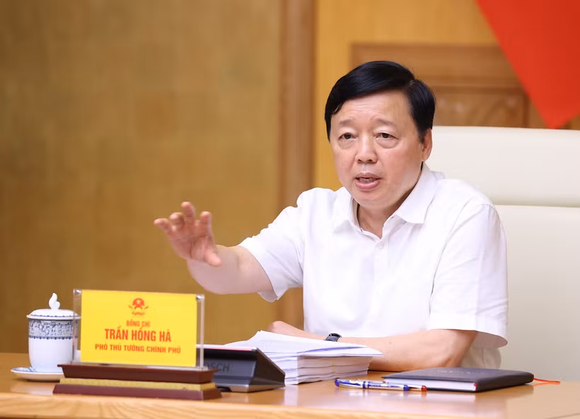 Phó Thủ tướng Trần Hồng Hà phát biểu chỉ đạo cuộc họp. (Ảnh: Văn Điệp/TTXVN)