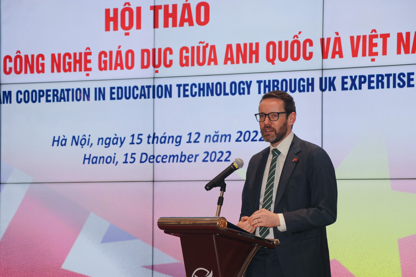 Ông Iain Flew, Đại sứ Vương quốc Anh tại Việt Nam tin tưởng hội thảo sẽ giúp Vương quốc Anh hỗ trợ tốt hơn cho giáo dục và đào tạo Việt Nam. (Ảnh: Việt Anh/Vietnam+)