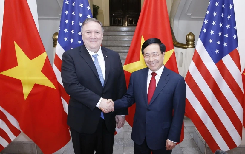 Phó Thủ tướng, Bộ trưởng Ngoại giao Phạm Bình Minh và Bộ trưởng Ngoại giao Mỹ Mike Pompeo hội đàm. (Ảnh: Lâm Khánh/TTXVN)