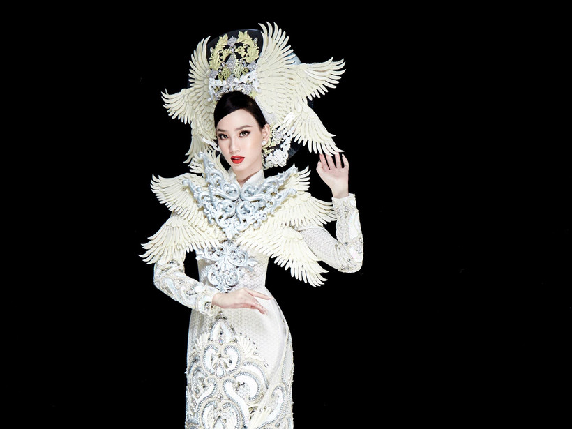 Miss Intercontinental: Ngắm trang phục dân tộc nặng 30kg của Ái Nhi