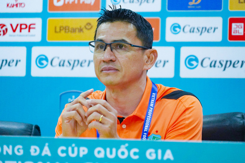 Huấn luyện viên Kiatisuk chính thức đảm nhận vị trí thuyền trưởng của Câu lạc bộ Công an Hà Nội. (Ảnh: Việt Anh/Vietnam+)