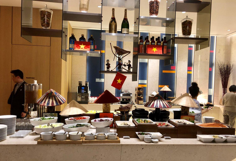 Quầy ẩm thực Việt tại lễ hội. (Ảnh: CTV/Vietnam+)