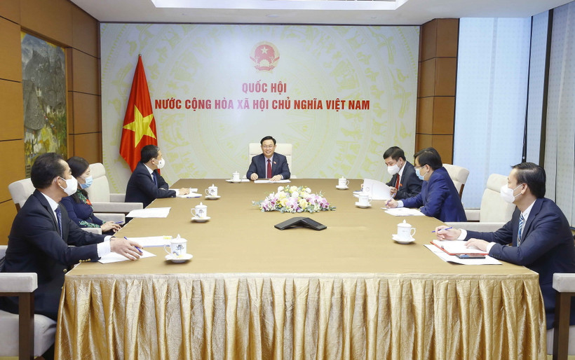 Chủ tịch Quốc hội Vương Đình Huệ điện đàm với Chủ tịch Hội đồng Liên bang Nga Valentina Matvienko. (Ảnh: Doãn Tấn/TTXVN)