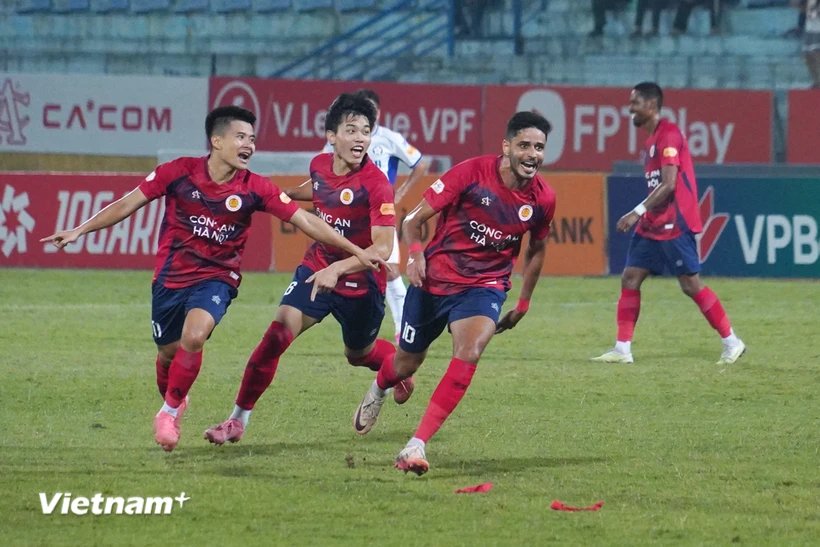 Công an Hà Nội vươn lên dẫn đầu bảng xếp hạng V-League 2024-2025 sau chiến thắng 3-0 trước SHB Đà Nẵng. (Ảnh: Việt Anh/Vietnam+)