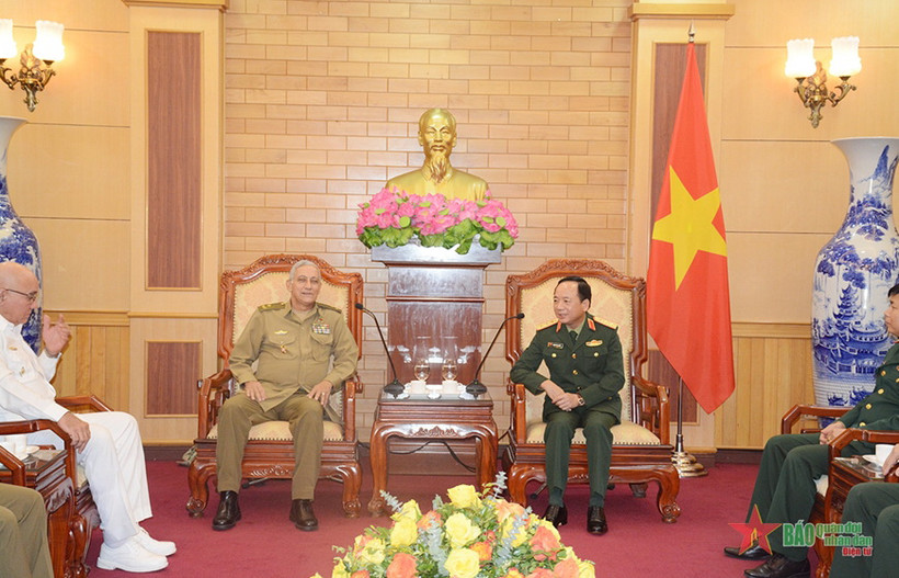 Thượng tướng Trịnh Văn Quyết tiếp Thiếu tướng Marcelo Perez - Phó Chủ nhiệm Chính trị Bộ các Lực lượng Vũ trang Cách mạng Cuba. (Nguồn: Quân đội Nhân dân)