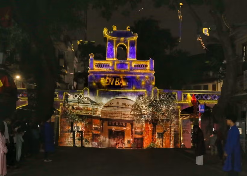 Trình chiếu 3D Mapping tại Ô Quan Chưởng. (Ảnh: Ngọc Anh/TTXVN phát)