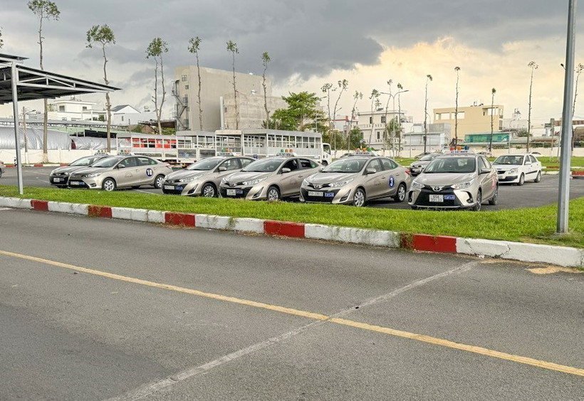 Xe tập lái trong sân của Trung tâm Giáo dục nghề nghiệp đào tạo và sát hạch lái xe cơ giới đường bộ thành phố Cần Thơ. (Ảnh: Thanh Liêm/TTXVN)