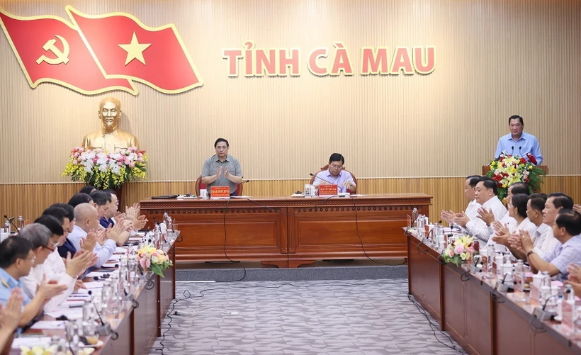 Thủ tướng Phạm Minh Chính làm việc với Ban Thường vụ Tỉnh ủy Cà Mau. (Ảnh: Dương Giang/TTXVN)