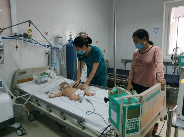 Bệnh nhân bị Viêm não Nhật Bản được điều trị tại Bệnh viện Đa khoa vùng Tây Nguyên. (Ảnh: Tuấn Anh/TTXVN)