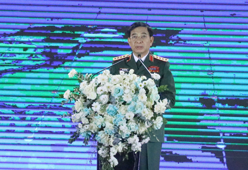 Bộ trưởng Bộ Quốc phòng Phan Văn Giang phát biểu tại buổi lễ. (Ảnh: Hoàng Ngọc /TTXVN)