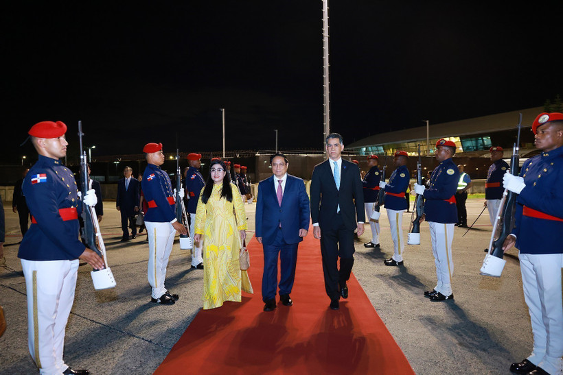 Lễ tiễn Thủ tướng Phạm Minh Chính và Phu nhân tại Sân bay Las Américas, thủ đô Santo Domingo. (Ảnh: Dương Giang/TTXVN)