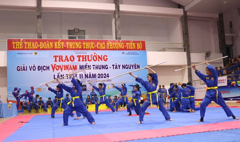 Đội Phú Yên tham gia tranh tài ở nội dung võ nhạc. (Ảnh: Tường Quân/TTXVN)