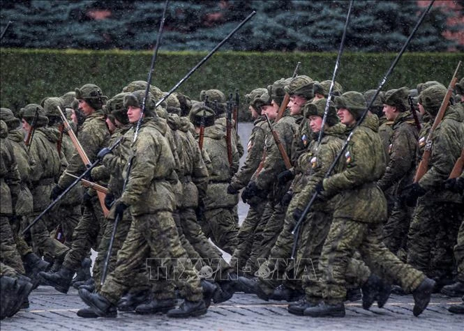 Binh sỹ Nga tại Quảng trường Đỏ ở thủ đô Moskva. (Ảnh: AFP/TTXVN) 