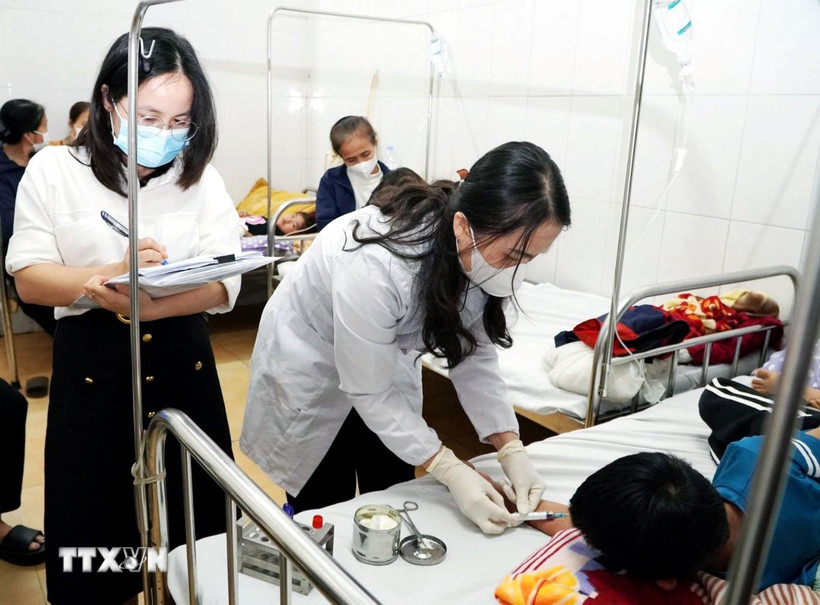 Nhờ Chiến dịch tiêm chủng vaccine sởi cho trẻ từ 1 đến 10 tuổi mà Thành phố Hồ Chí Minh đẩy mạnh từ tháng 8/2024 đến nay nên số trẻ có địa chỉ tại thành phố mắc sởi nhập viện giảm hẳn. (Nguồn: TTXVN)