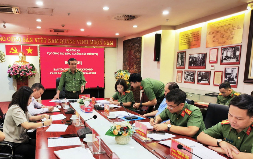 Trung tướng Nguyễn Ngọc Toàn, Cục trưởng Cục Công tác Đảng và công tác chính trị (Bộ Công an), Trưởng Ban tổ chức giải phát biểu. (Ảnh: Nam Sương/TTXVN)