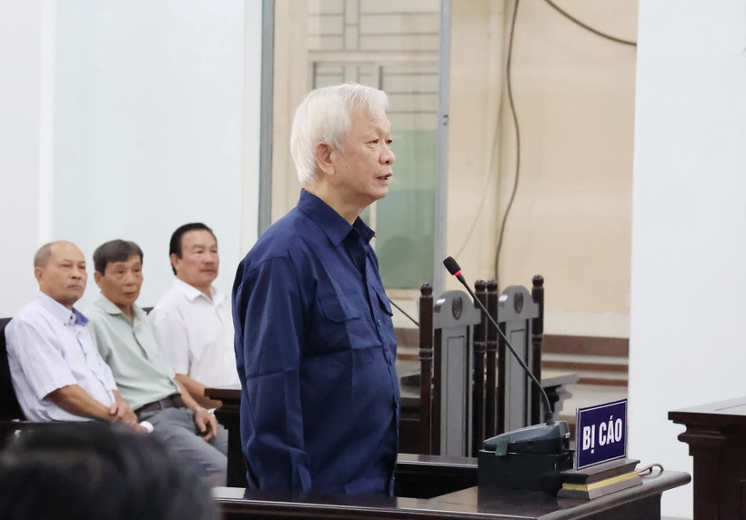 Bị cáo Nguyễn Chiến Thắng - cựu Chủ tịch Ủy ban Nhân dân tỉnh Khánh Hòa (giai đoạn 2011-2015) bị tuyên phạt 5 năm tù. (Ảnh: Tiên Minh/TTXVN)