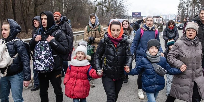 Xung đột với Nga khiến nhiều người Ukraine phải di tản sang các nước láng giềng. (Ảnh: Euractive)