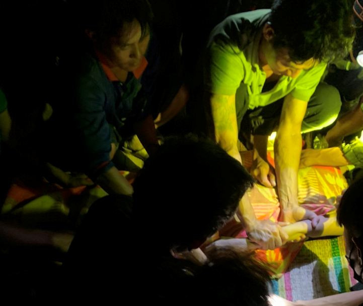 Thi thể của cháu T.T được tìm thấy tối 15/11. (Ảnh: TTXVN phát)