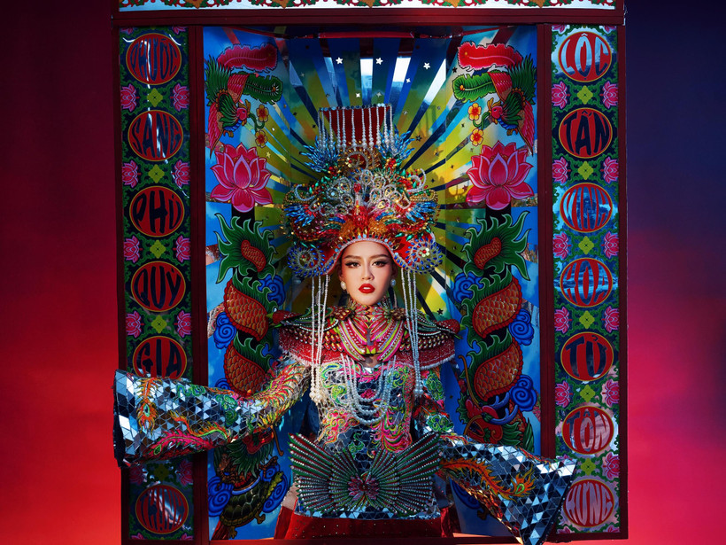 Trang phục dân tộc của Đặng Thanh Ngân tại Miss Supranational 2023. (Ảnh: PV/Vietnam+)