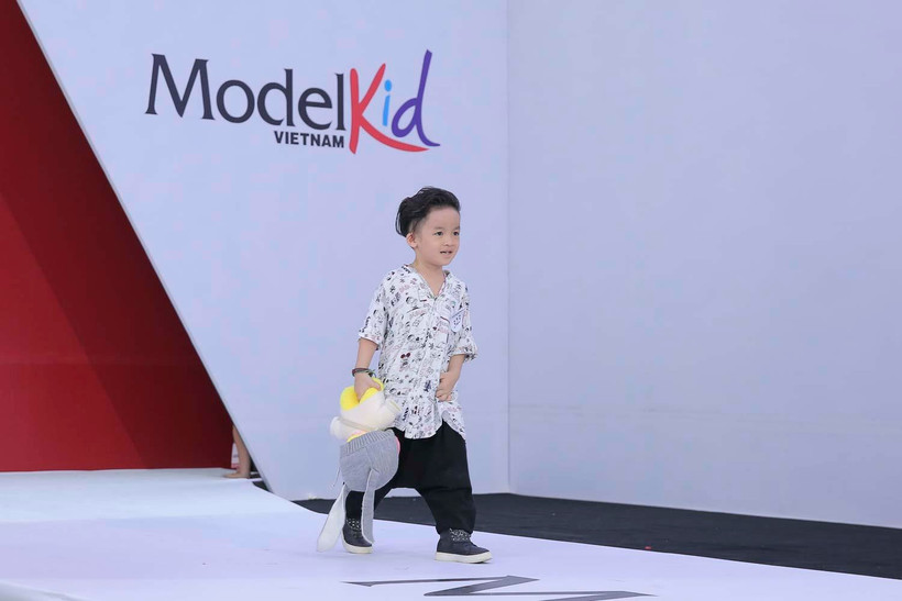 Model Kid Vietnam: 'Thiên thần nhí' gây ấn tượng với huấn luyện viên