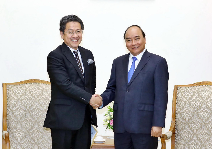 Thủ tướng Nguyễn Xuân Phúc tiếp ông Tadashi Maeda, Thống đốc Ngân hàng Hợp tác quốc tế Nhật Bản (JBIC). (Ảnh: Thống Nhất/TTXVN)