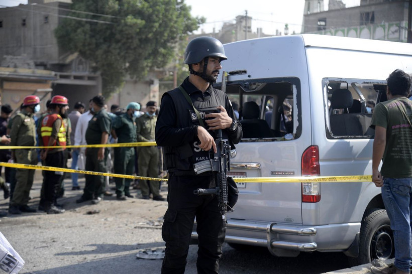 Lực lượng an ninh gác tại hiện trường một vụ âm mưu tấn công khủng bố ở Pakistan. (Ảnh: THX/TTXVN)