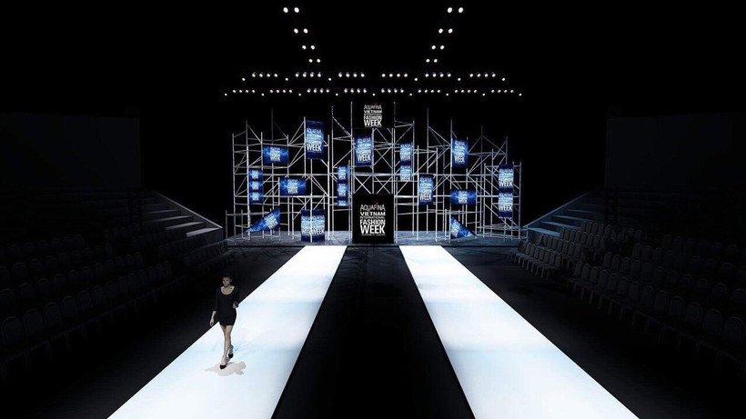 Sân khấu được thiết kế tối giản nhưng ấn tượng. (Ảnh: BTC)