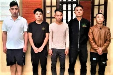Nhóm đối tượng tại cơ quan công an. (Ảnh: Công an Hà Nội)